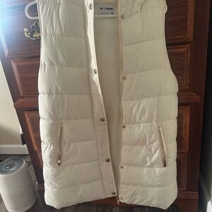 Ci Sono Cream Quilted Puffer Vest with Zip Pockets